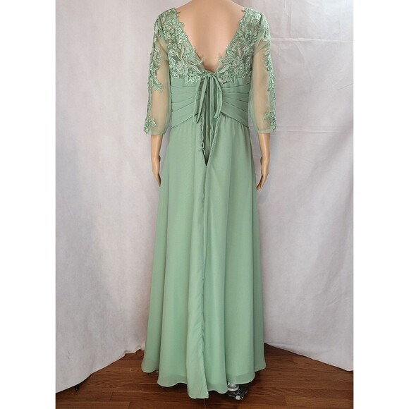 New Mother of the Bride/Groom (12) Dusty Sage Green Lace & Chiffon Ruched Dress - Picture 6 of 13